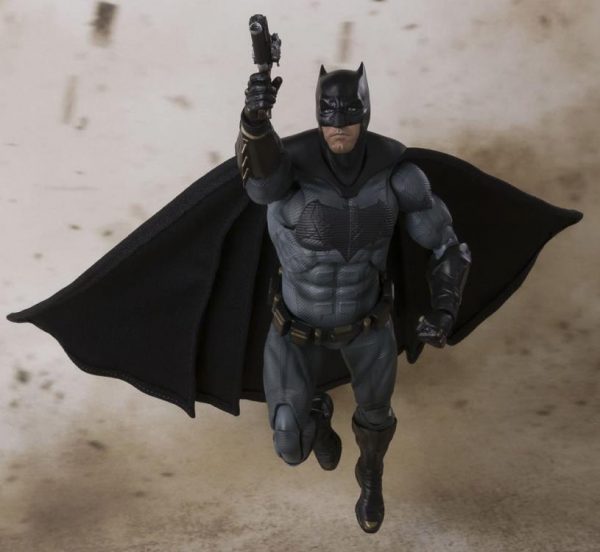 S.H.FIGUARTS BATMAN JUSTICE LEAGUE. BANDAI - Imagen 5