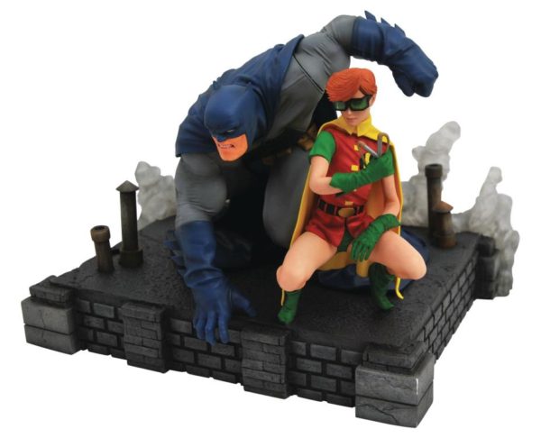 DC GALLERY BATMAN & ROBIN. DIAMOND SELECT TOYS - Imagen 2