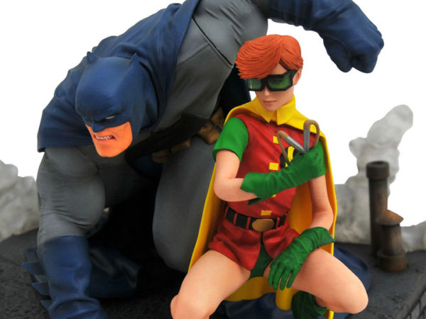 DC GALLERY BATMAN & ROBIN. DIAMOND SELECT TOYS - Imagen 3
