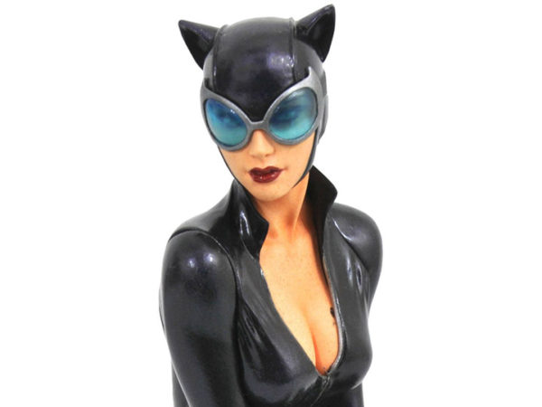 DC COMICS GATUBELA. DIAMOND SELECT TOYS - Imagen 2