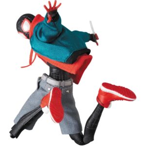 MAFEX Spider-Man Miles Morales figura Medicom Ecuador.